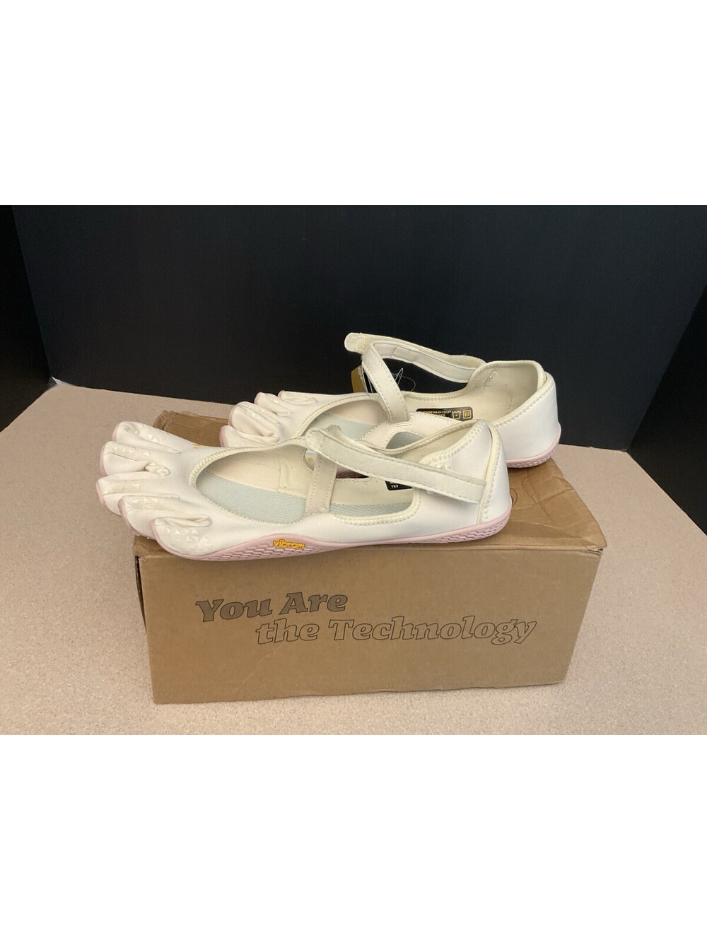 New! Womens Vibram Five Fingers V-Soul Fitness/Yoga Shoes. Size 36-US 6-6.5.